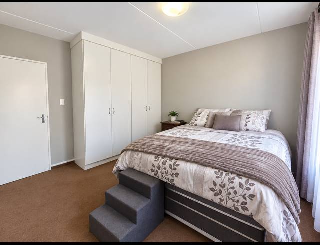 2 BEDROOM APARTMENT FOR SALE IN PARKRAND